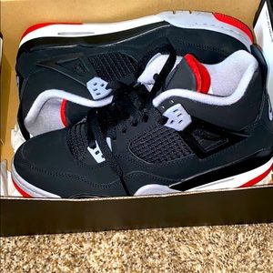 Air Jordan Retro 4